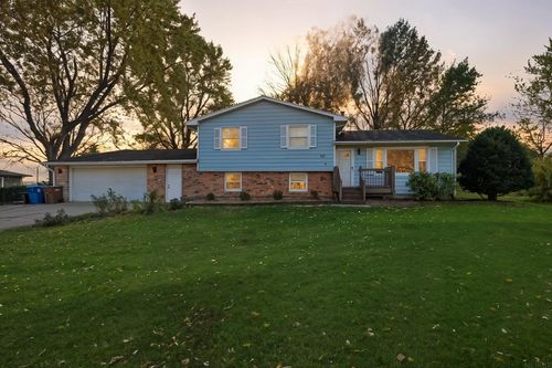 111 Sidehill Dr, Waterloo, IA, 50701-9251 | Card Image