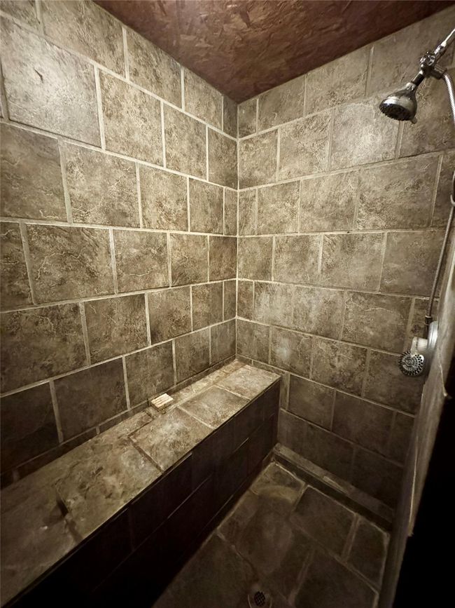 4025 Oil Field Rd, Home with 1 bedrooms, 1 bathrooms and null parking in Goliad TX | Image 24