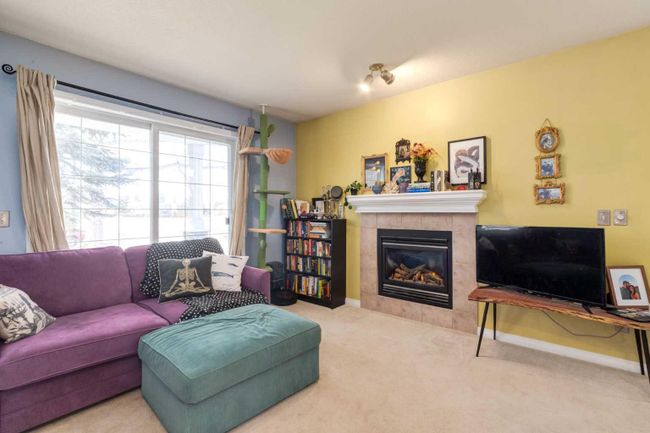 2 - 2318 17 Street Se, Home with 2 bedrooms, 2 bathrooms and 2 parking in Calgary AB | Image 9
