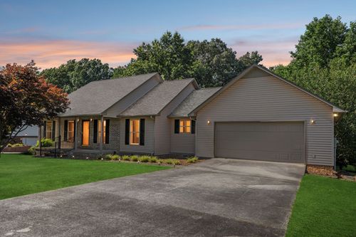 5531 Willow Oak Dr, Baxter, TN, 38544-3718 | Card Image
