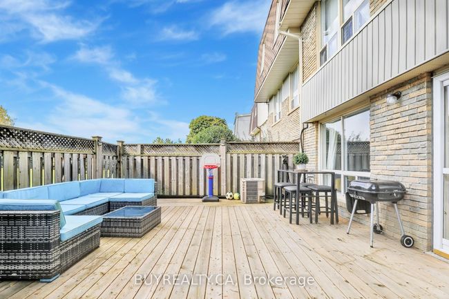 72B - 104 Poplar Cres, House attached with 4 bedrooms, 2 bathrooms and 2 parking in Aurora ON | Image 30