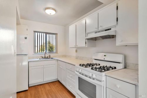 apt-c-1285 Redwood Blvd, Novato, CA, 94947-4734 | Card Image
