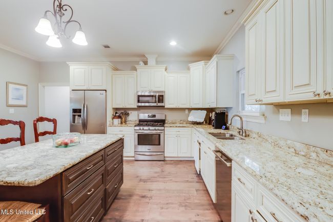 Kitchen | Image 11