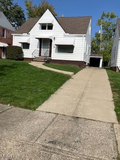 19505 Nitra Avenue, House other with 3 bedrooms, 1 bathrooms and null parking in Maple Heights OH | Image 1