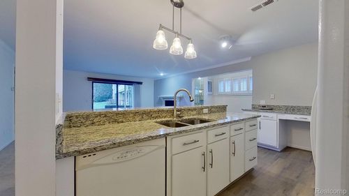 21096 Boulder Cir, Northville, MI, 48167-2732 | Card Image