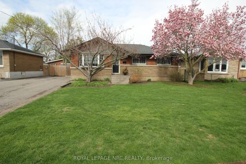 9 Greenhill Dr, Thorold, ON, L2V1W4 | Card Image