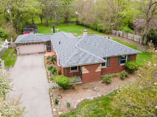 111 Blanche Dr, Troy, MI, 48098-2934 | Card Image