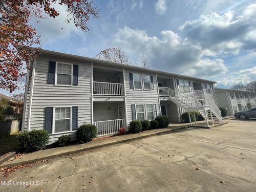 300 Carver Dr, Starkville, MS, 39759-2588 | Card Image