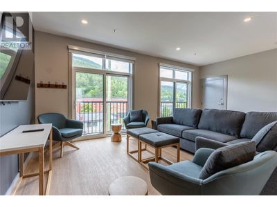 219 - 112 2 Nd St E, Condo with 3 bedrooms, 3 bathrooms and 1 parking in Revelstoke BC | Image 3