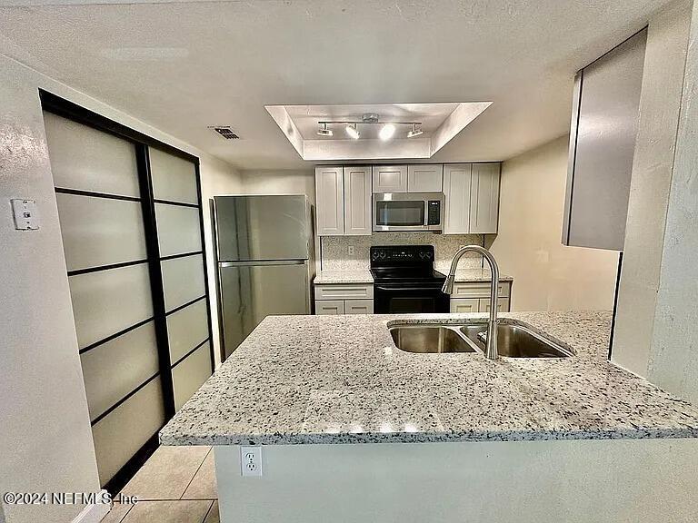 Wonderwood Ln, Jacksonville, FL 32233