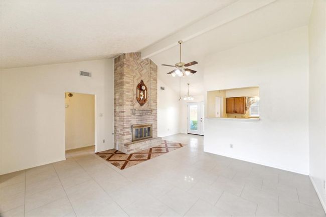 1006 W Brompton Dr, House other with 2 bedrooms, 1 bathrooms and 1 parking in Pearland TX | Image 4