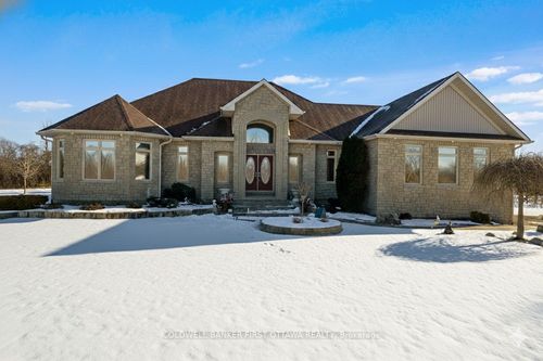 556 W Point Dr, Perth, ON, K7H3C7 | Card Image