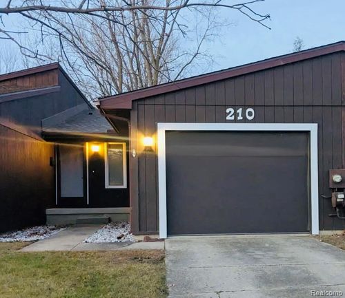 210 Mary St, Flushing, MI, 48433-1656 | Card Image