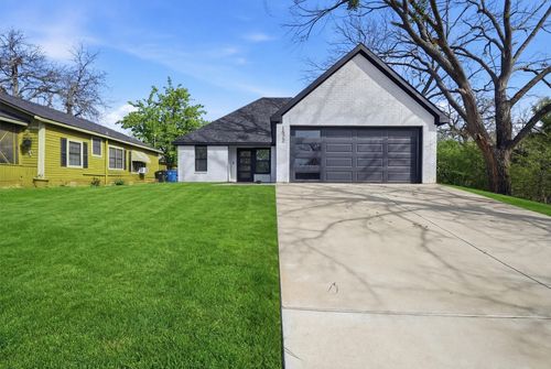 1523 W Bond St, Denison, TX, 75020-1702 | Card Image