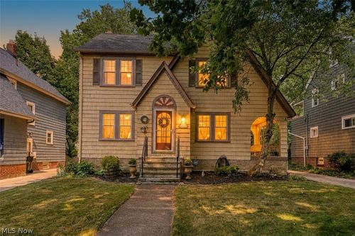 943 Cambridge Rd, Cleveland Heights, OH, 44121-2009 | Card Image