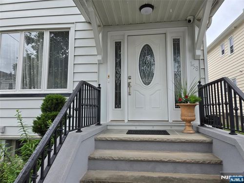 158 Knapp Ave, Clifton, NJ, 07011-1942 | Card Image