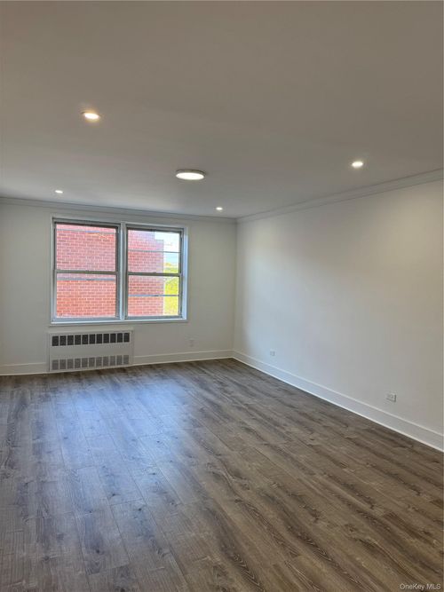 3-e-222-89 Braddock Ave, Queens Village, NY, 11428-1413 | Card Image