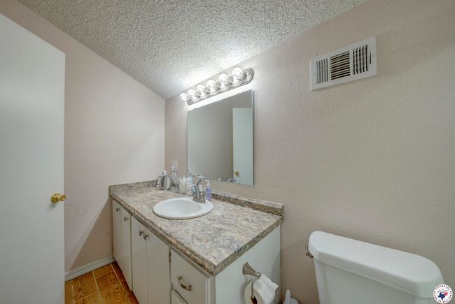 6807 Chaparral St, House other with 4 bedrooms, 2 bathrooms and null parking in Texarkana TX | Image 25
