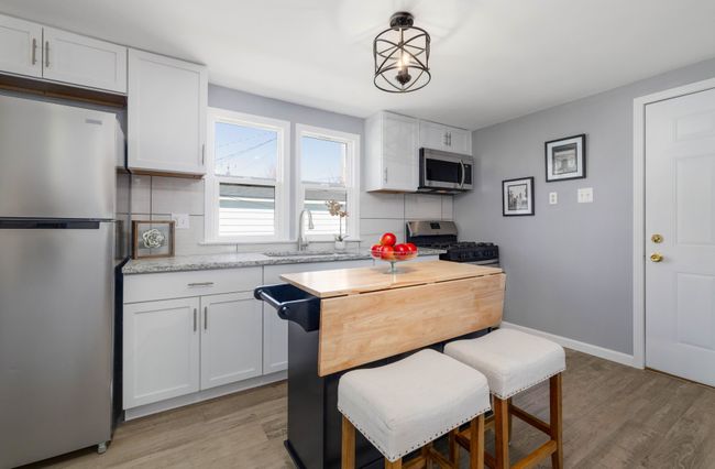 Eat-in moveable island - stays! | Image 9