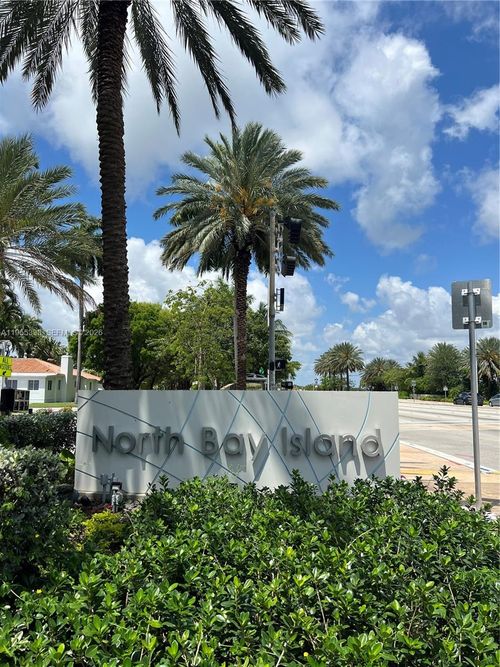 7601 Beachview Dr, North Bay Village, FL, 33141-4007 | Card Image
