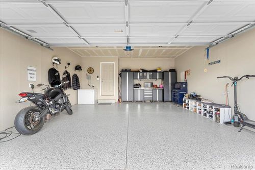 9064 Rock Harbor Dr, Newport, MI, 48166-7839 | Card Image