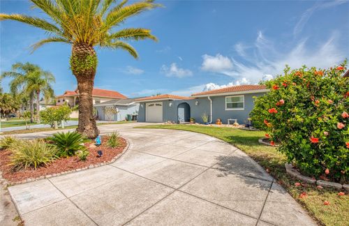 7039 Southwind Dr, Hudson, FL, 34667-3977 | Card Image