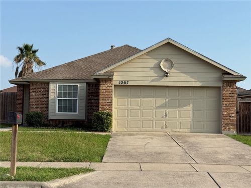 1207 Sacramento, Portland, TX, 78374-4175 | Card Image