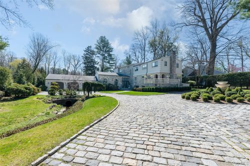 16 High Point Ln, Scarsdale, NY, 10583-3122 | Card Image