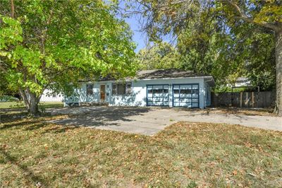 View of front facade featuring a front yard | Image 2