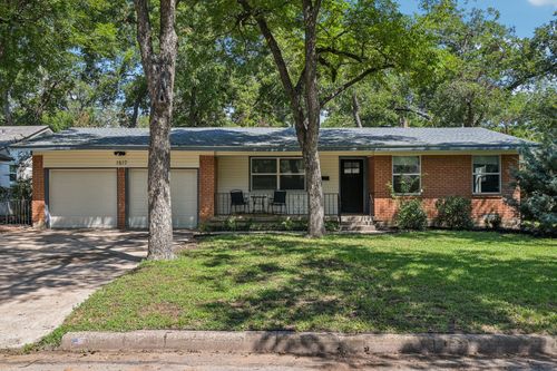 1517 Larkspur Dr, Arlington, TX, 76013-3672 | Card Image