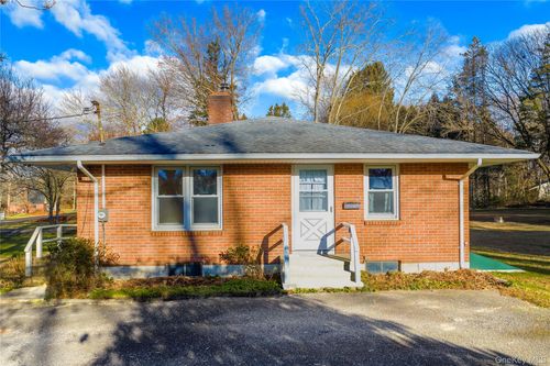 16 Townsend Blvd, Pawling, NY, 12564-1132 | Card Image