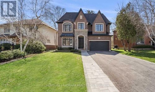 18 Burnhamthorpe Park Blvd, Etobicoke, ON, M9A1H9 | Card Image