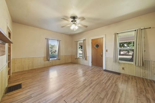 16594 Stark Rd, Springport, MI, 49284-9508 | Card Image