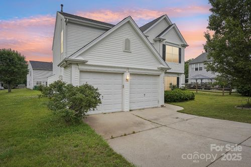 3038 Old Ironside Dr, Charlotte, NC, 28213-4091 | Card Image