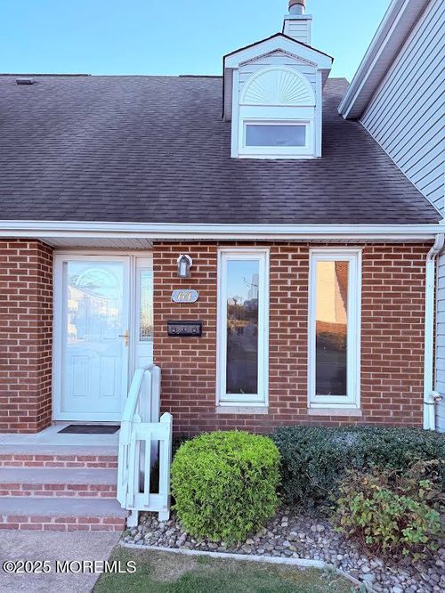 64-25 Meadow Ave, Monmouth Beach, NJ, 07750-1062 | Card Image