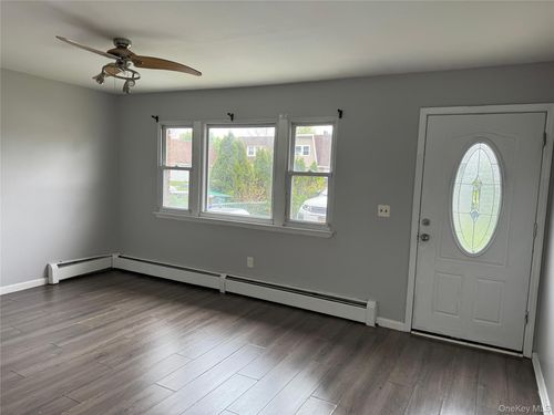 60 Sarah Ln, Middletown, NY, 10941-4021 | Card Image