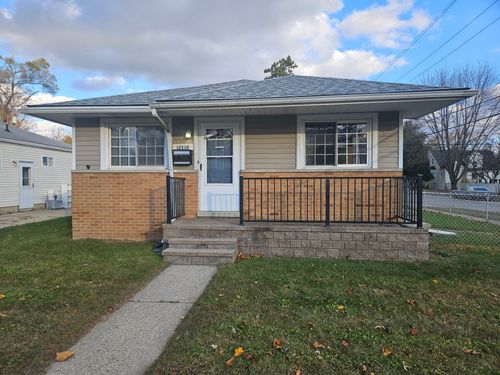 18408 Gillman St, Livonia, MI, 48152-3724 | Card Image