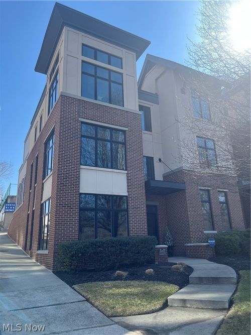 121 N Howard St, Akron, OH, 44308-1968 | Card Image