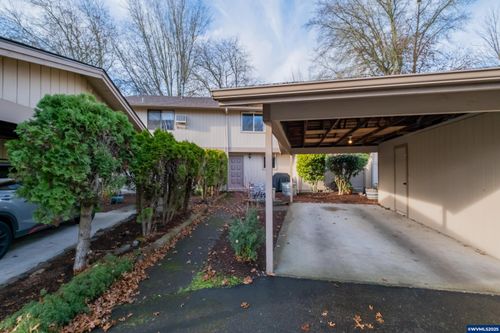 567 32nd Ave Se, Albany, OR, 97322-4107 | Card Image