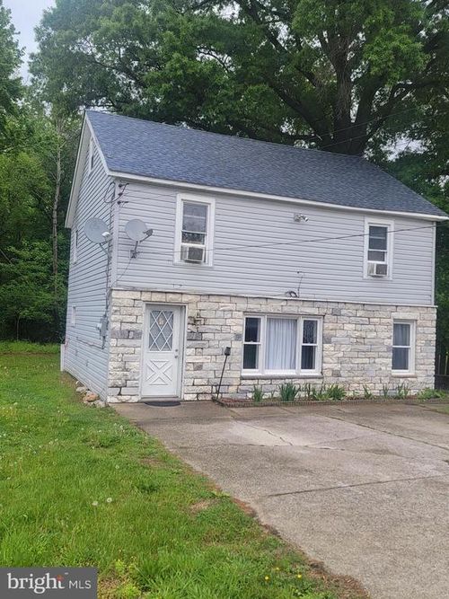 27 E Line St, CARNEYS POINT, NJ, 08069-1463 | Card Image