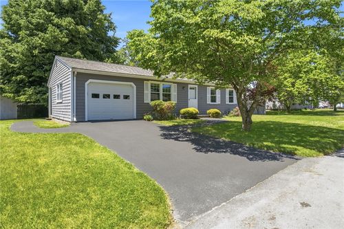 5 Lee Dr, Warren, RI, 02885-1713 | Card Image