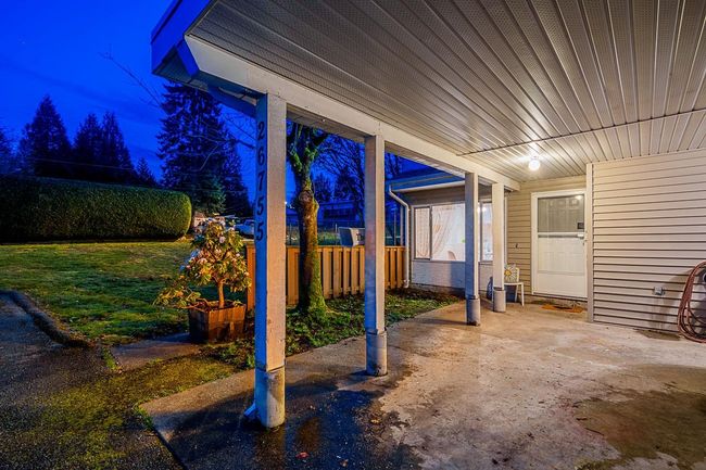 26755 30 A Avenue, Townhouse with 3 bedrooms, 1 bathrooms and 2 parking in Langley BC | Image 3