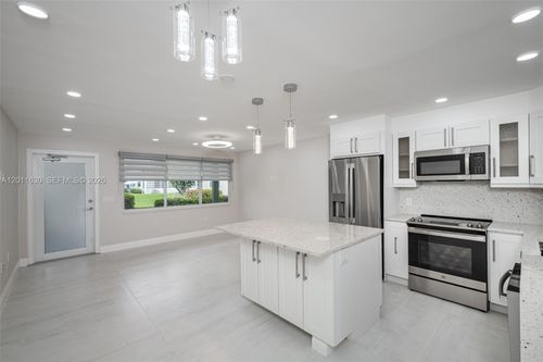102-102 Upminster E, Deerfield Beach, FL, 33442-2865 | Card Image