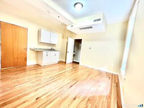 apt-3c-135 W Main St, Waterbury, CT, 06702-2017 | Card Image