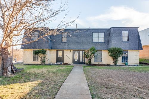 8001 Carrick St, Benbrook, TX, 76116-6990 | Card Image