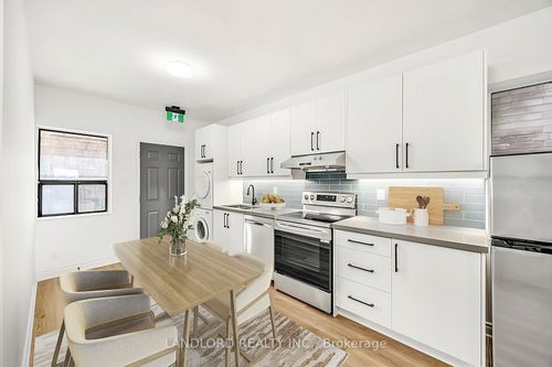 upper-630 Vaughan Rd, York, ON, M6E2Y3 | Card Image