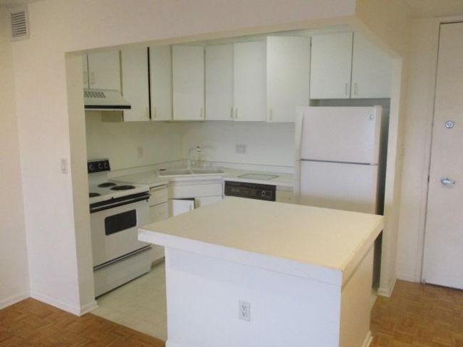 Kitchen 2.JPG | Image 4