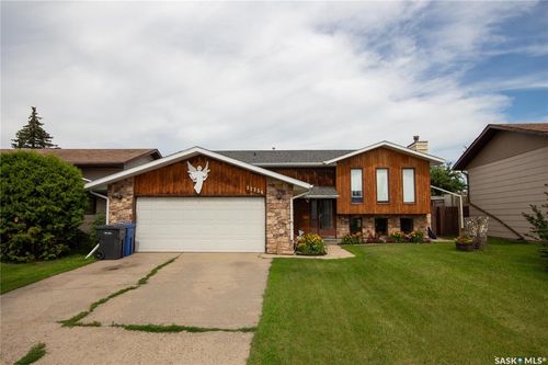 11334 Clark Dr, North Battleford, SK, S9A3P3 | Card Image