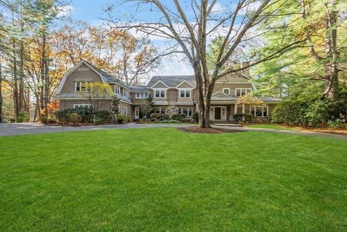 121 Livingston Rd, Wellesley, MA, 02482-7308 | Card Image