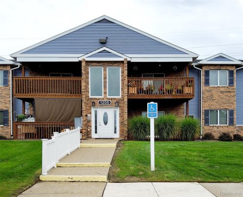 35-1205 Harbour Dr, Trenton, MI, 48183-2158 | Card Image